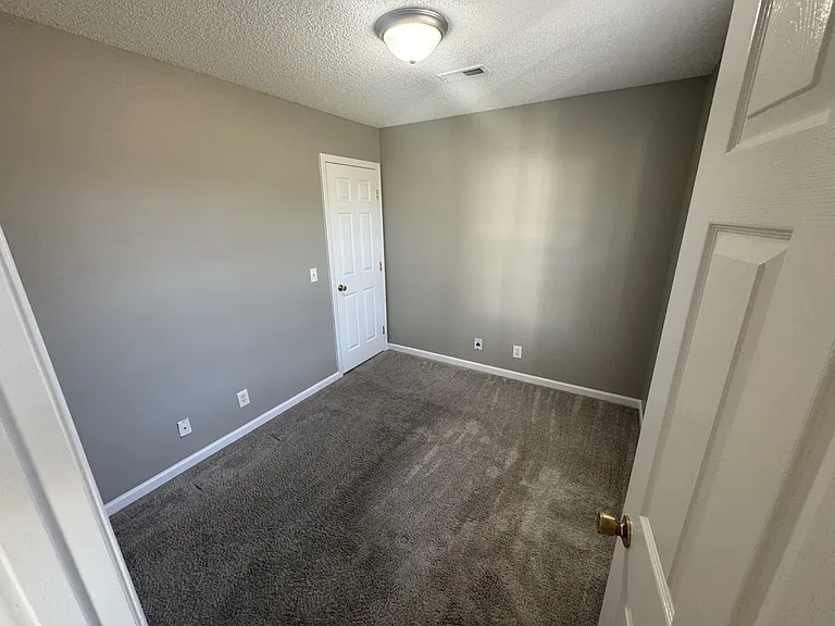 105 Lorien Cir — Photo 8