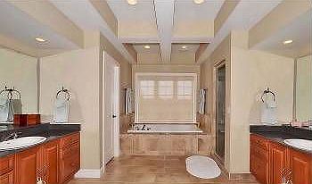 4th image of 1319 Woodgate Dr