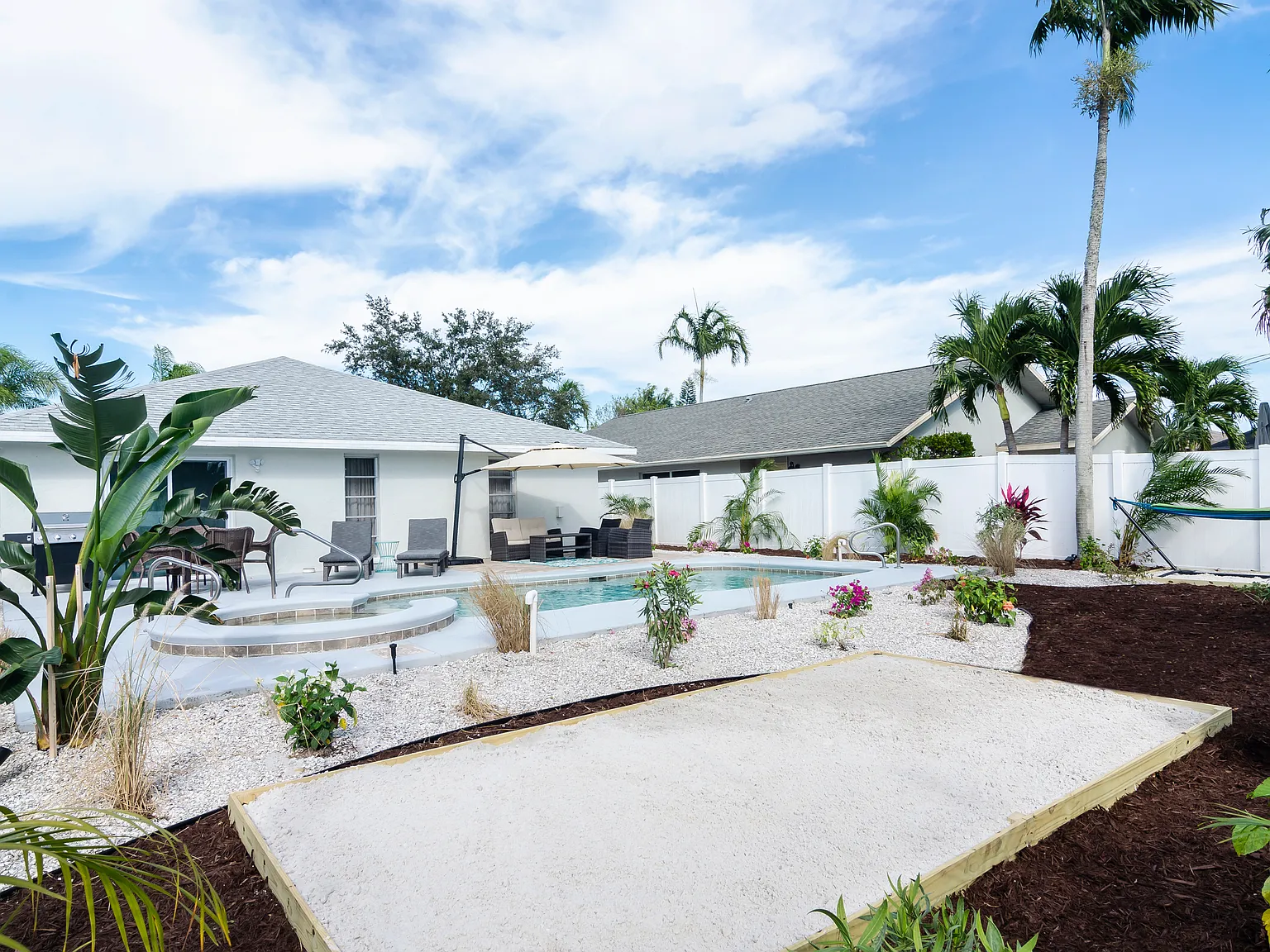 3 bed, 1428 sqft, $3,950 — Photo 3