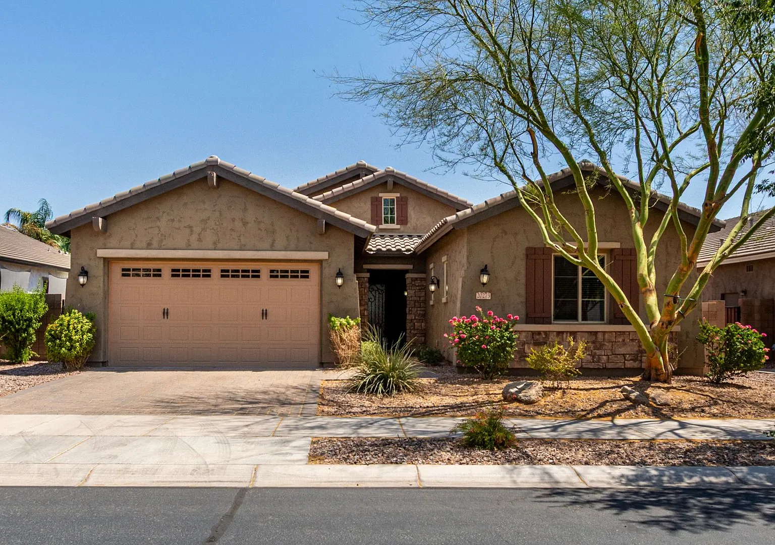 4 bedroom rental Queen Creek — Photo 1