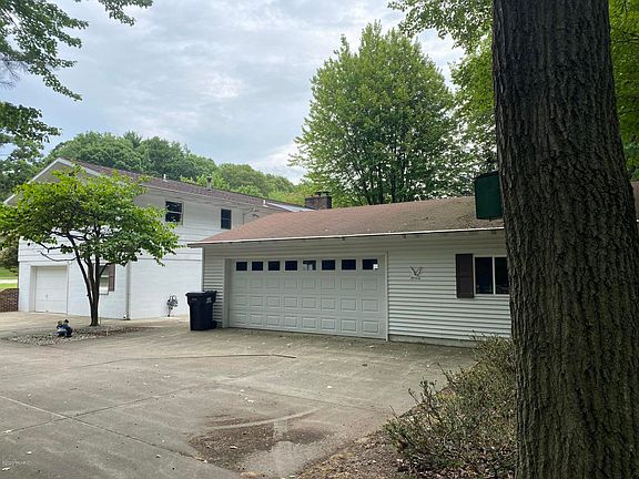 2nd image of 2501 Norcrest Dr