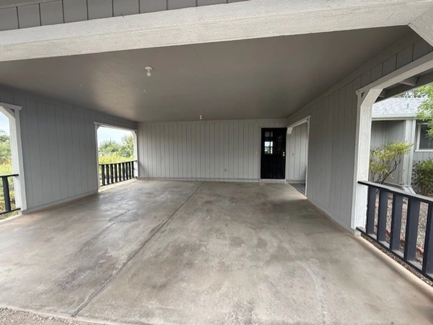 2 bed, 2.0 bath, 1296 sqft, $1,660 — Photo 2
