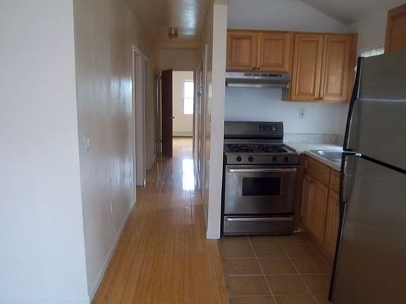 3rd image of 3959 Hill Ave #2