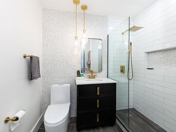 2nd image of 118 E 60th St APT 11F