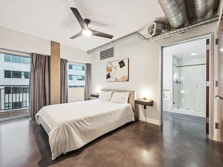 800 Brazos St #1002 — Photo 8