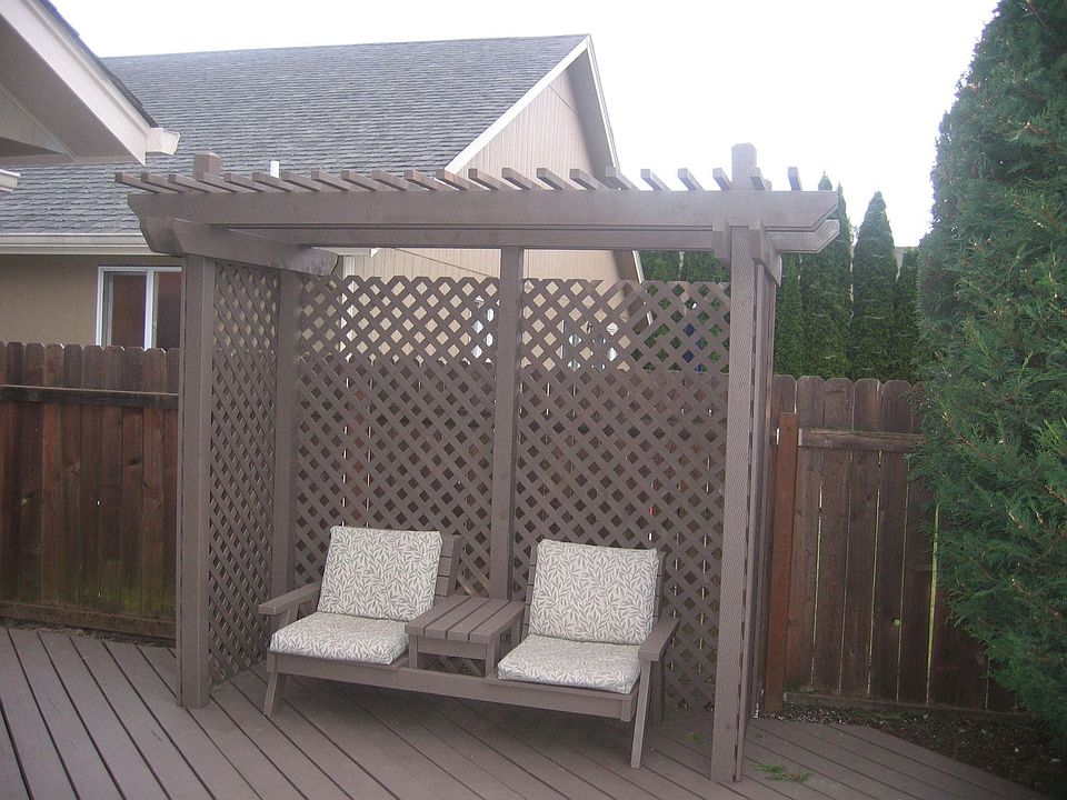 2nd image of 651 Cater Dr NE