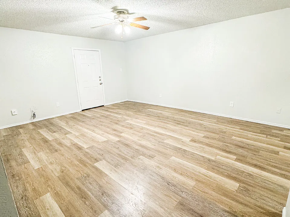 6901 W Cleburne Rd #6901