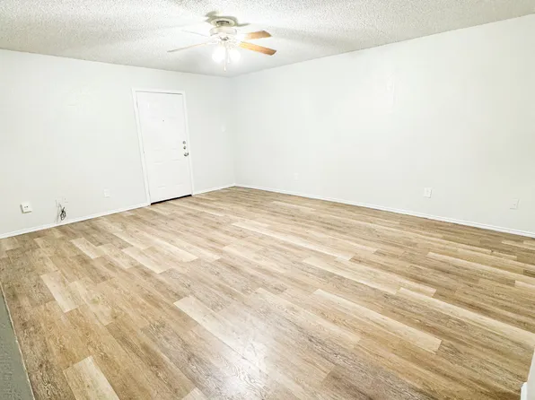 6901 W Cleburne Rd #6901, Fort Worth, TX 76133