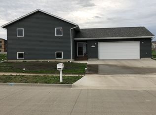 2309 Marquette St, Pierre, SD 57501