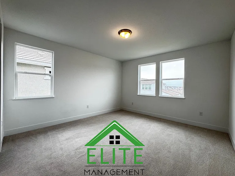 3041 Palo Alto St — Photo 20
