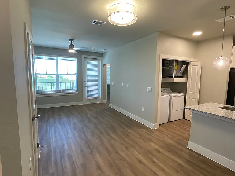 Rollingwood Dr — Photo 21