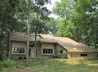 1351 Shenandoah Dr, Rochester Hills, MI 48306