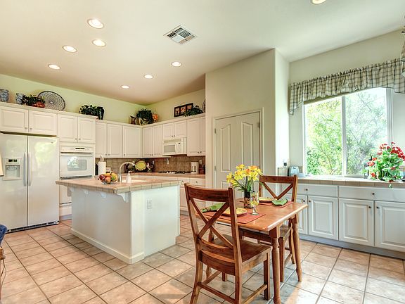 5th image of 1173 Fleming Dr