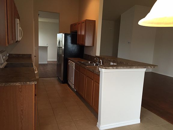 2nd image of 1010 Venetian Dr Unit 203
