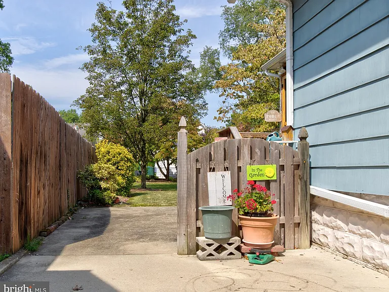 203 Penn Ave — Photo 5