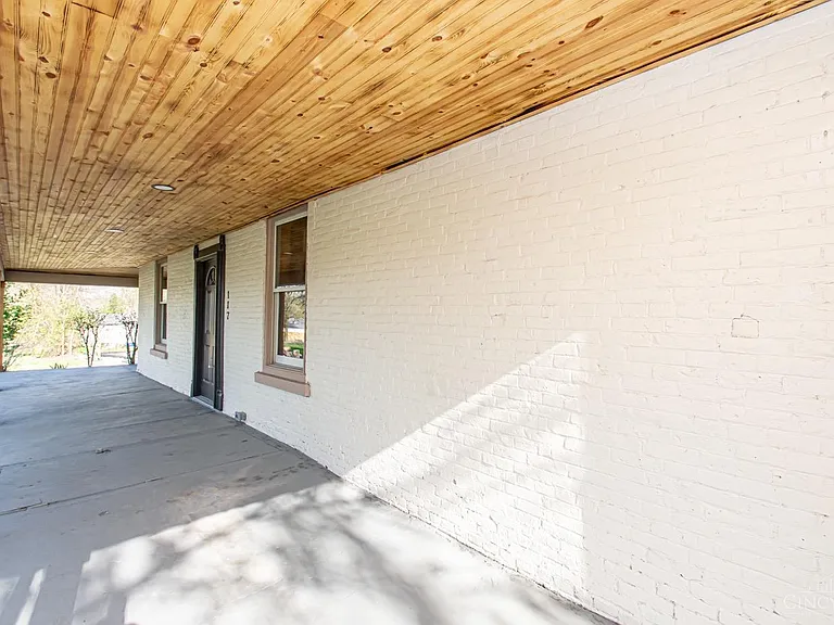 117 Montgomery Ave — Photo 53
