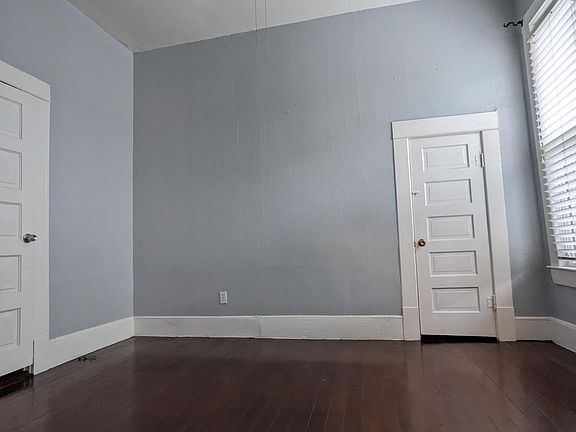 2nd image of 1115 N Crawford St #2