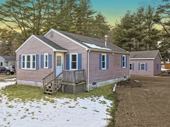 33 Anderson Ave, Middleboro, MA 02346