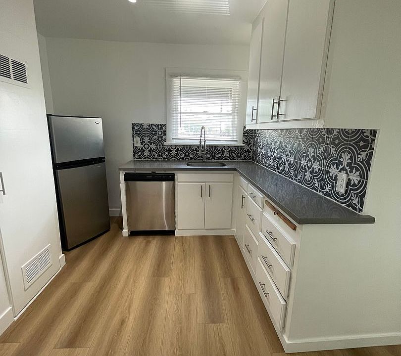 1st image of 3720 San Fernando Rd APT 4