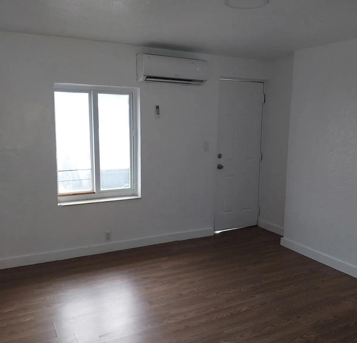 Studio, 250 sqft, $1,200 — Photo 2