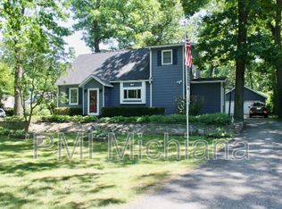 52554 Kenilworth Rd, South Bend, IN 46637