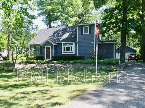 52554 Kenilworth Rd, South Bend, IN 46637