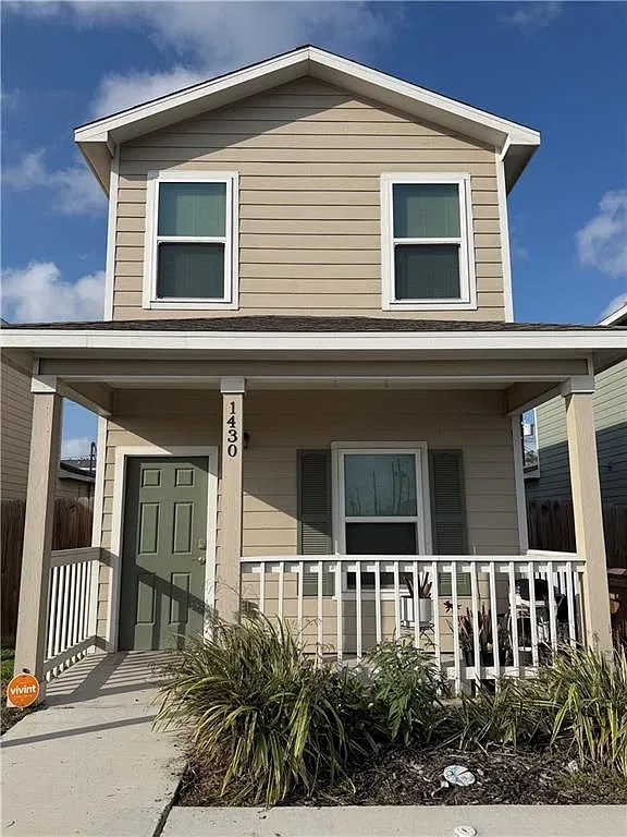 3 bed, 2.5 bath, 1303 sqft, $1,850 — Photo 1