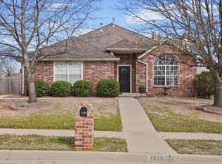 1810 W Jefferson Pl, Broken Arrow, OK 74011