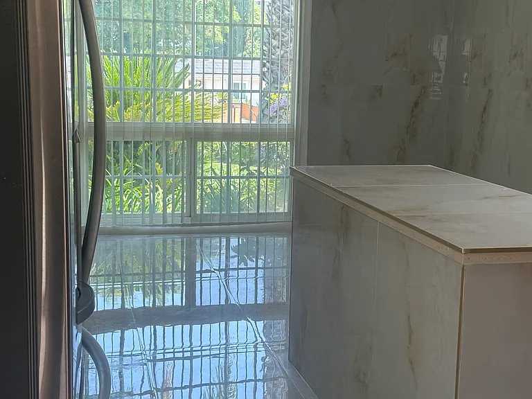 24316 Burbank Blvd — Photo 20