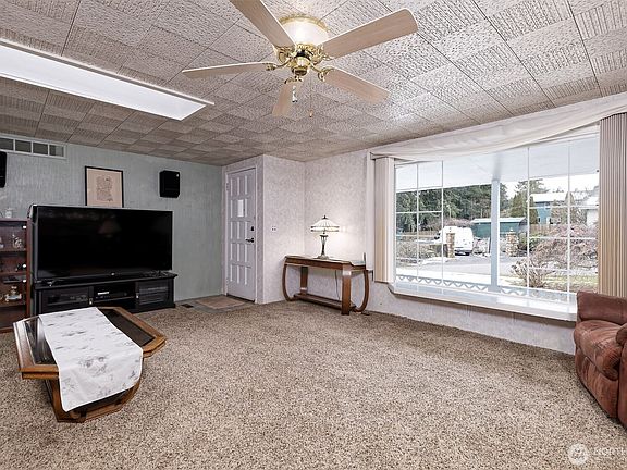 3rd image of 2028 Ferry Street