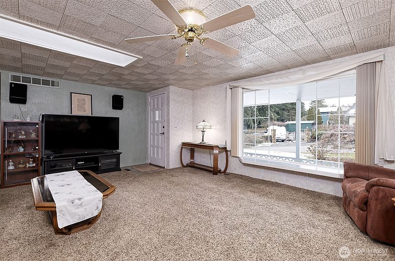 3rd image of 2028 Ferry Street