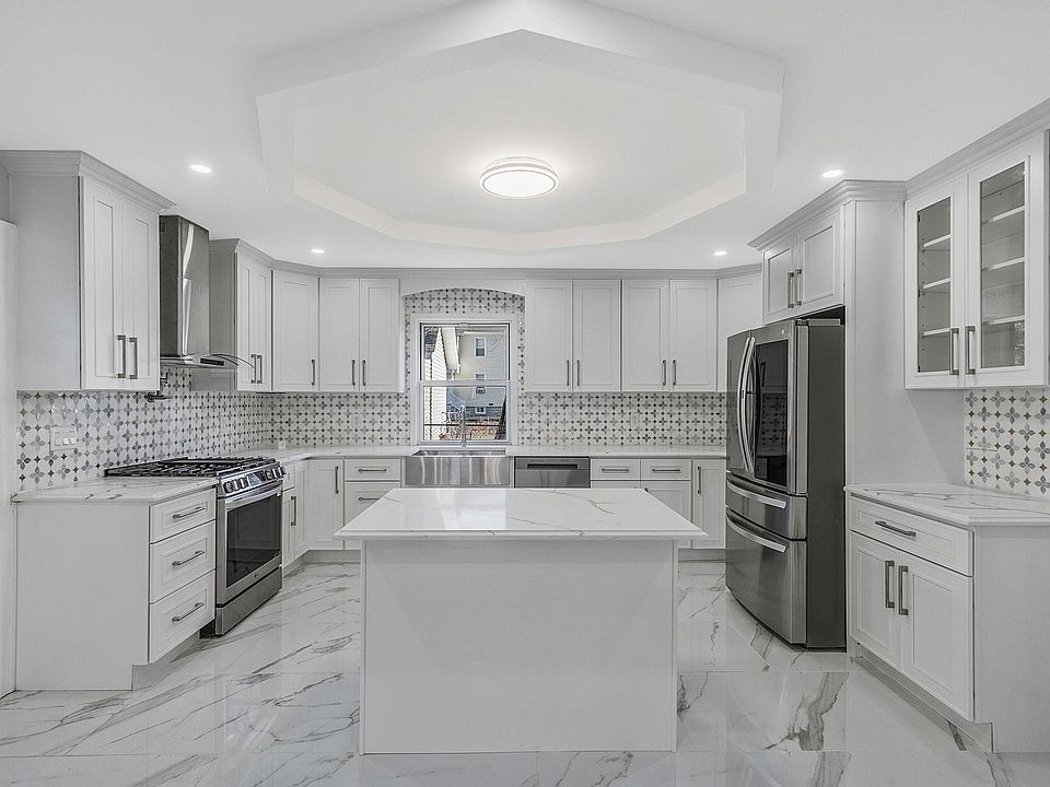 1st image of 246 N Long Beach Avenue