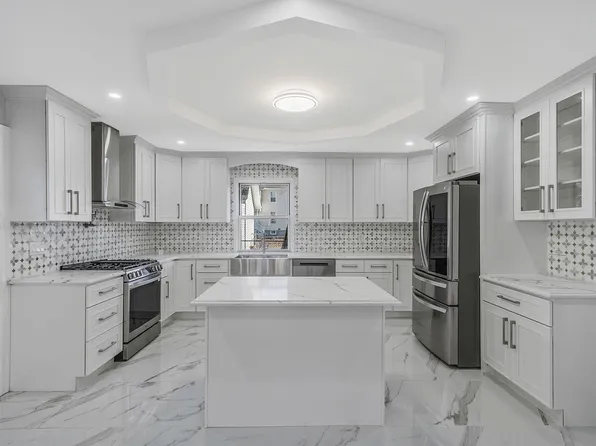 246 N Long Beach Avenue, Freeport, NY 11520