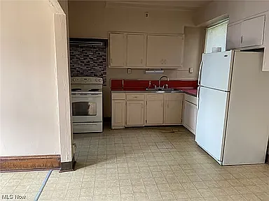 261 Lawson Ave — Photo 9