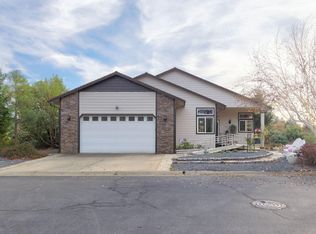 348 Cedar Ridge Dr, Cave Junction, OR 97523