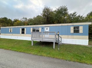 69 Clearview Dr, Oakdale, PA