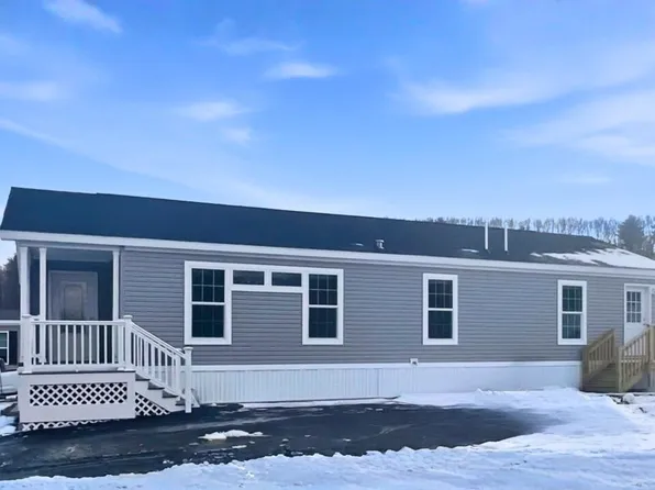 24 Adder Lane, Seabrook, NH 03874