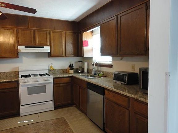 2nd image of 11005 Lake Forest Way