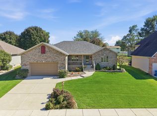 2501 Howard Castle Dr, Dyer, IN 46311