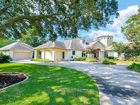 4th image of 32719 Westminster Dr