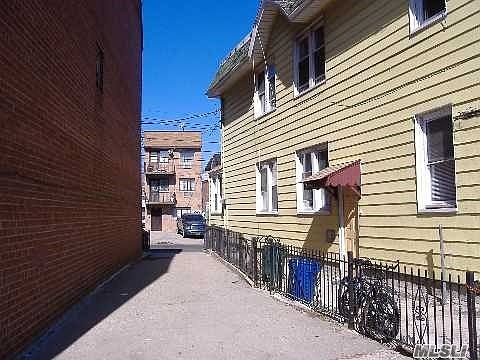 2nd image of 9438 Alstyne Ave