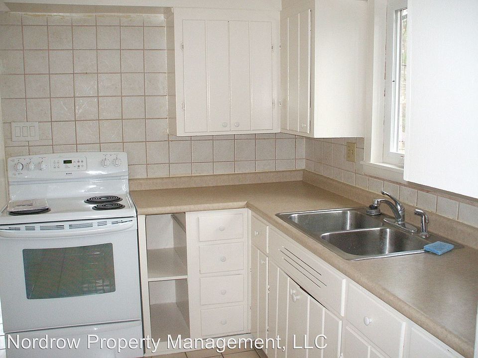 1st image of 1111 Dinwiddie Ave