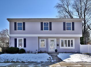 220 N Elm St, Mount Prospect, IL 60056
