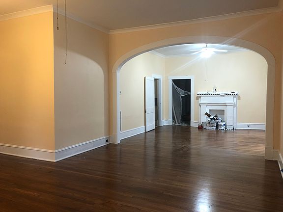 3rd image of 409 Boulevard St
