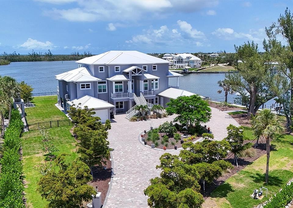 1st image of 565 GREEN DOLPHIN DRIVE S