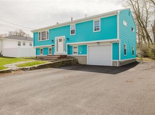 7 Fernbrook Dr, Cranston, RI 02920