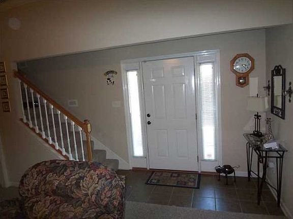 2nd image of 815 Dunvegan Dr
