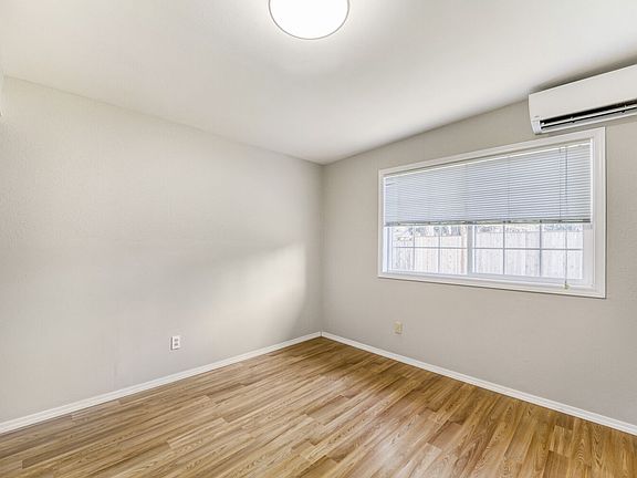 5th image of 644 164th Pl NE