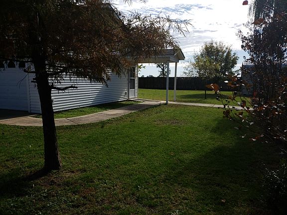 side entrance to garage