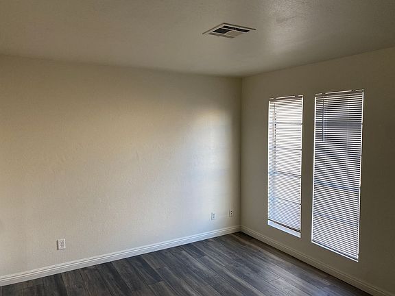 5th image of 3911 Cambridge St #4